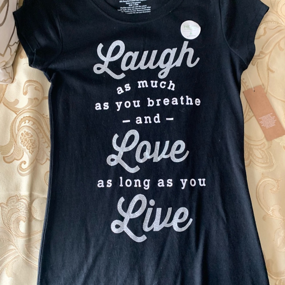 NEW Wound Up Short sleeve long T-shirt black silver & white letters Small